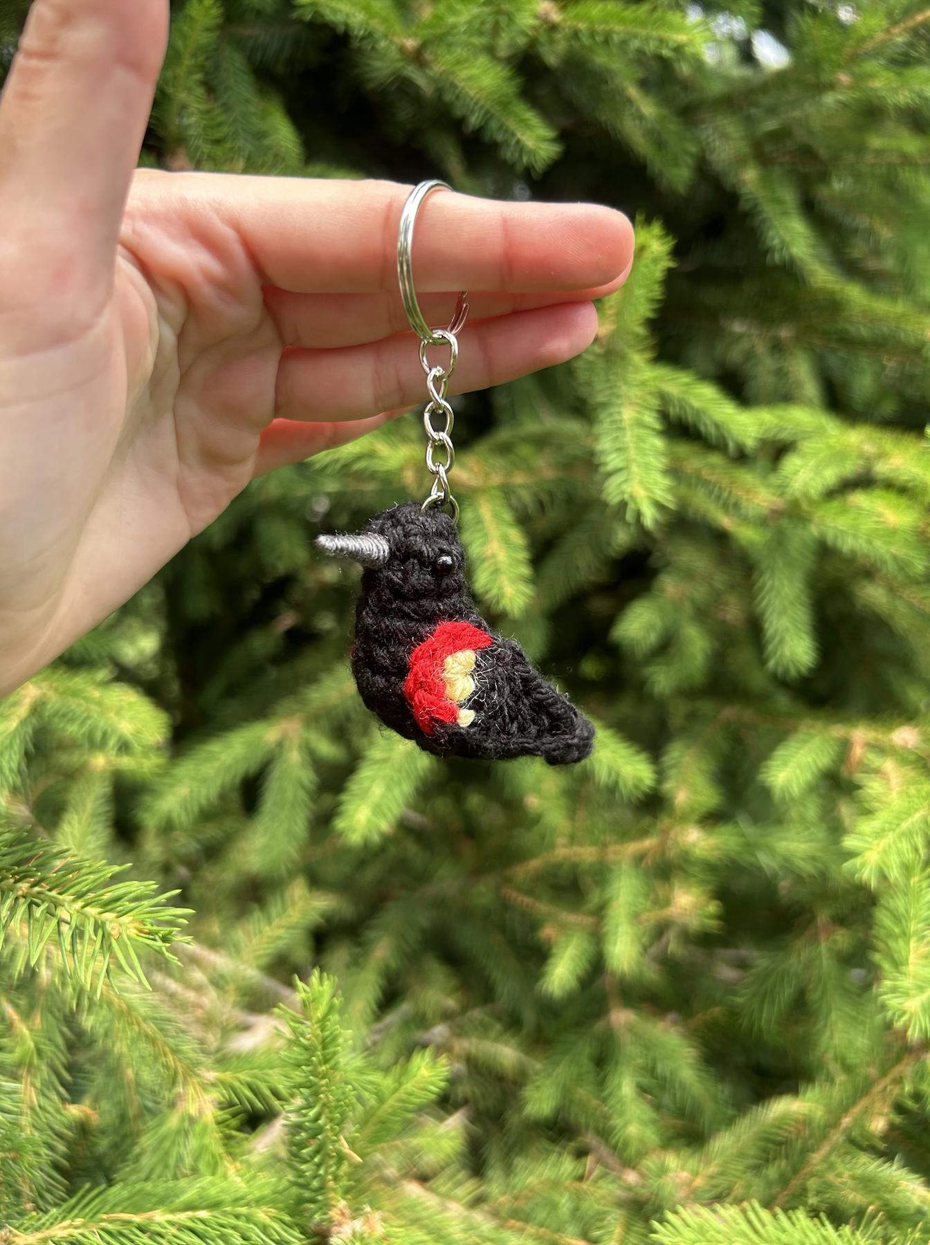 Tiny Birdies Red-winged Blackbird Written Crochet Pattern | DIGITAL PDF